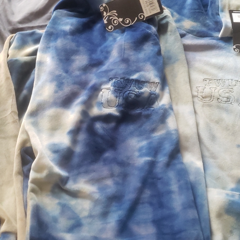 Womens Sweat Suite - Picture 2 of 3